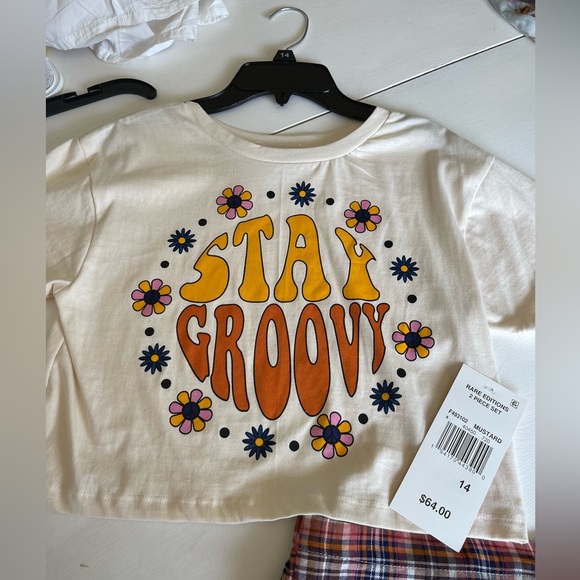 Girls Rare Editions 2 piece tee and skirt. New with tags. - Picture 2 of 4